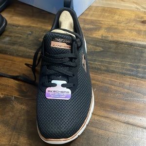 Skechers tennis shoes flex appeal 3.0